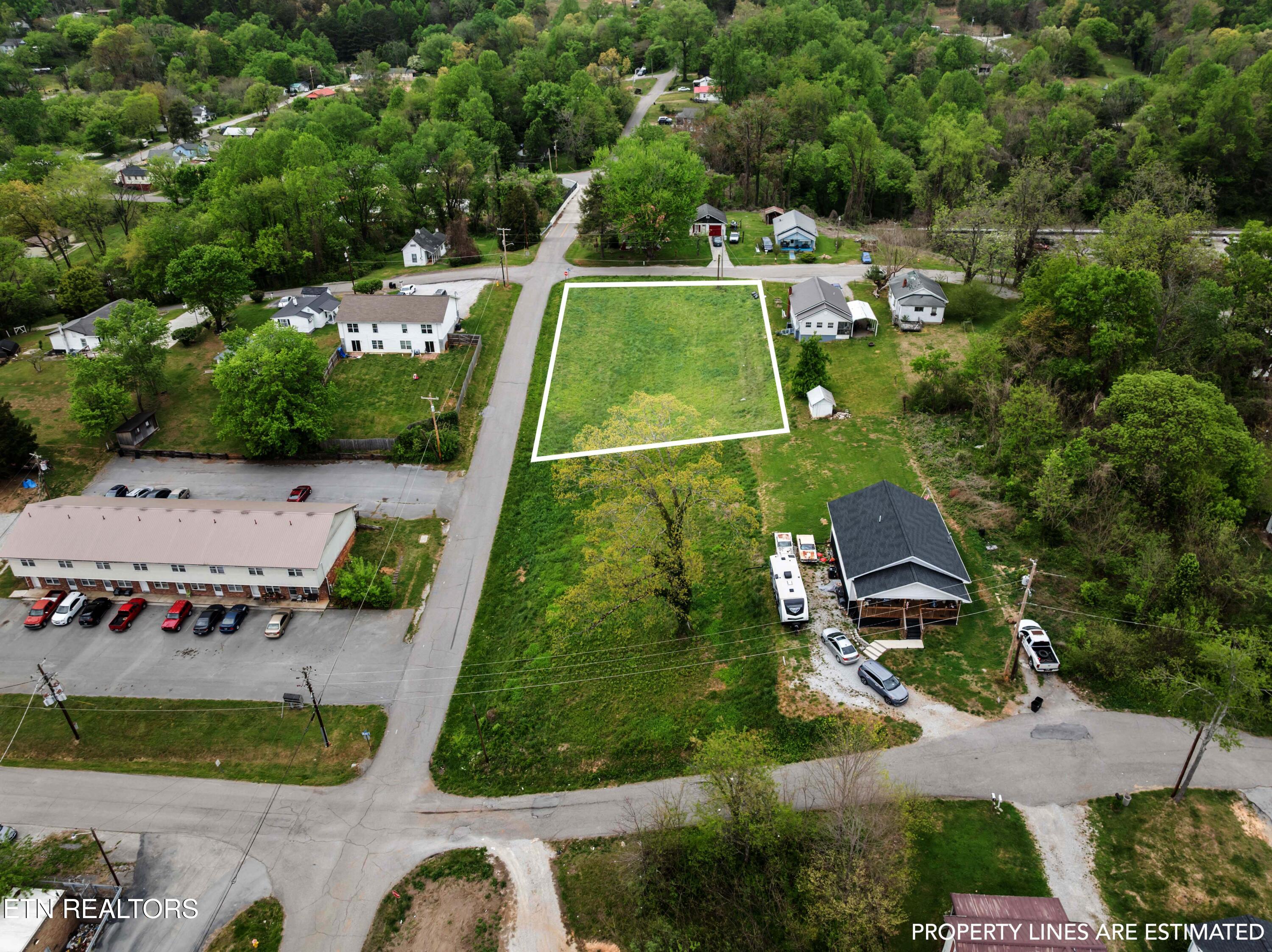 West Prospect Street La Follette, TN 37766 - Photo 9 of 20 DJI_0164 PL2