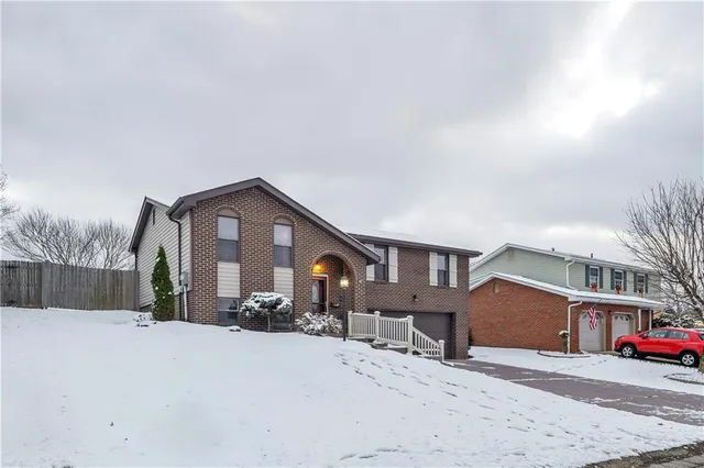 $285,000 | 124 MacBeth Drive, New Kensington, PA 15068