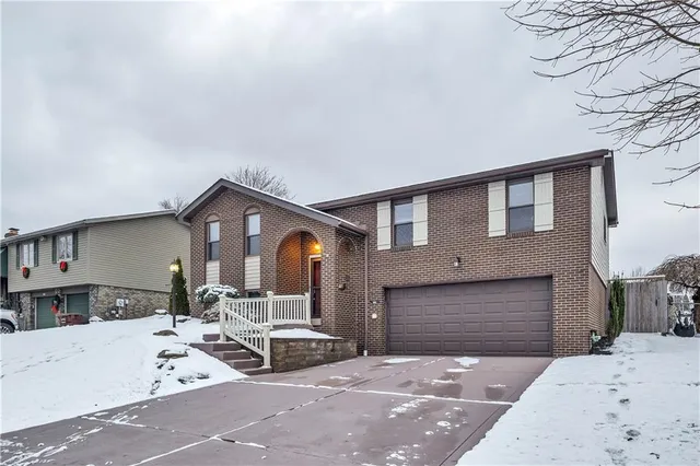 $285,000 | 124 MacBeth Drive, New Kensington, PA 15068