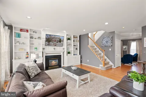 $950,000 | 20413 Peckham Street, Ashburn, VA 20147