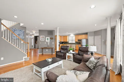 $950,000 | 20413 Peckham Street, Ashburn, VA 20147