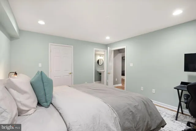 $995,000 | 20413 Peckham Street, Ashburn, VA 20147