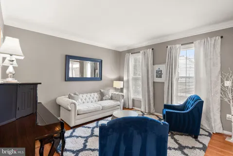 $950,000 | 20413 Peckham Street, Ashburn, VA 20147