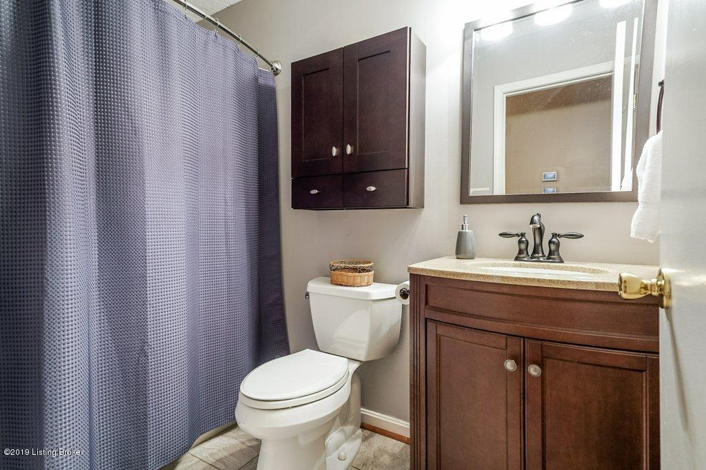 4710 Ridgeway Court Louisville, KY 40229 - Photo 17 of 32 011-4710-11_m