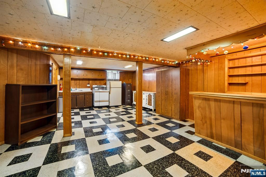 28 Pikeview Terrace Secaucus, NJ 07094 - Photo 13 of 15