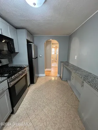 $1,800 | 70 Beverly Avenue, Unit 1, Albany, NY 12206