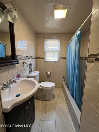 $1,800 | 70 Beverly Avenue, Unit 1, Albany, NY 12206