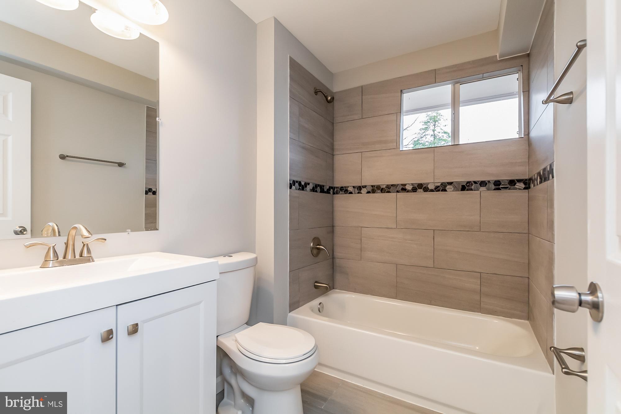 29 Edgemoor Road Lutherville-Timonium, MD 21093 - Photo 18 of 30 Main Level Hall Bath