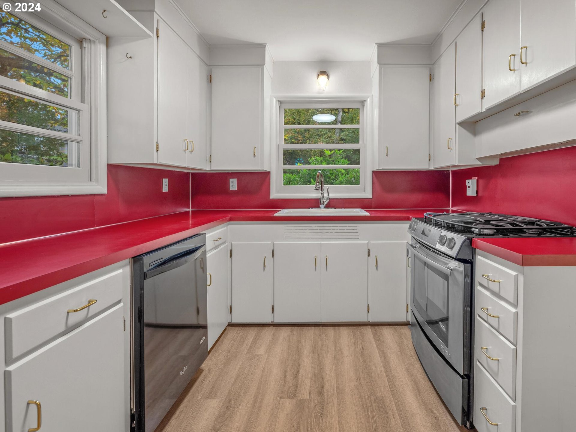7865 Southwest Walnut Lane Portland, OR 97225 - Photo 12 of 43 Gallery Image 12