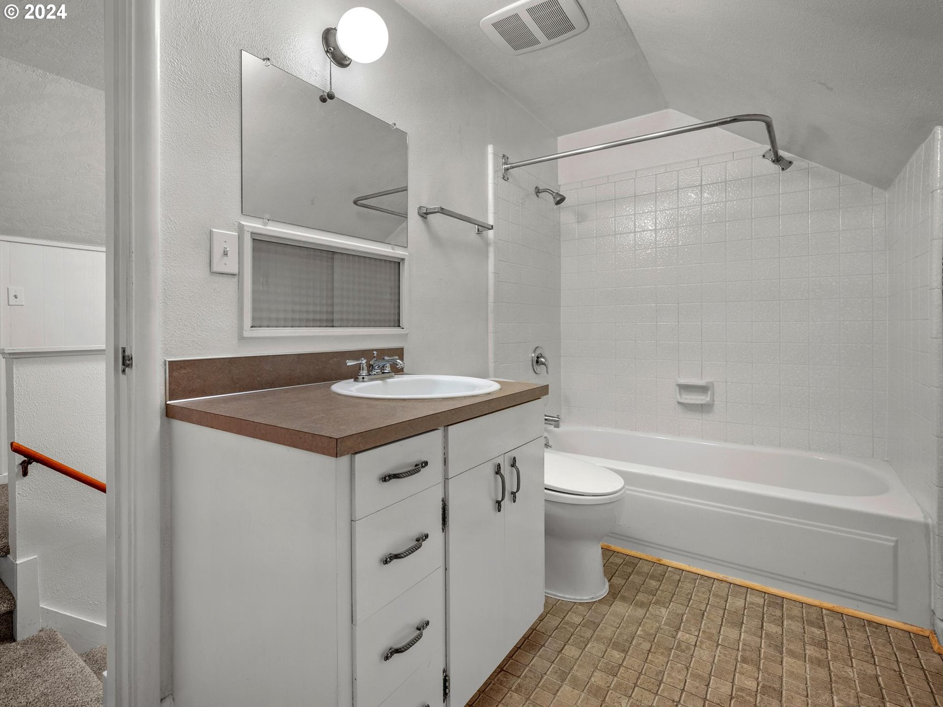 7865 Southwest Walnut Lane Portland, OR 97225 - Photo 28 of 43 Gallery Image 28