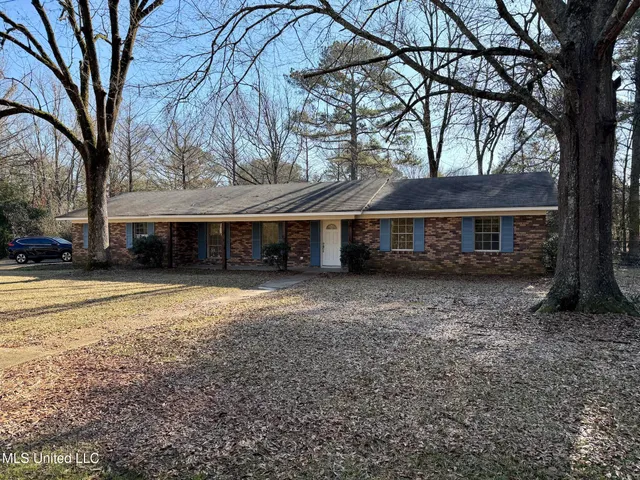 $229,000 | 5828 Clubview Drive, Jackson, MS 39211