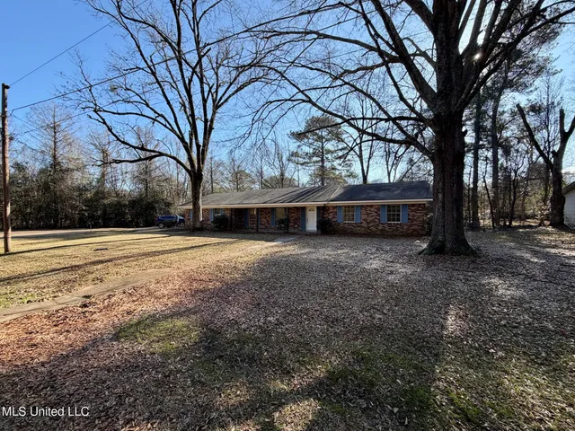 $229,000 | 5828 Clubview Drive, Jackson, MS 39211