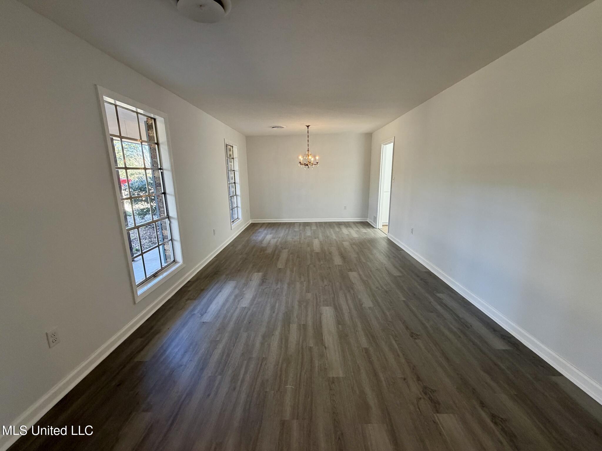 5828 Clubview Drive Jackson, MS 39211 - Photo 4 of 32 IMG_4829