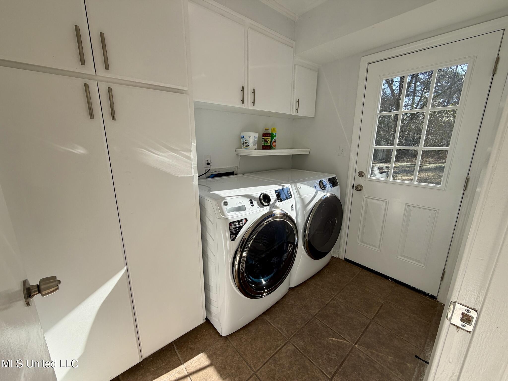 5828 Clubview Drive Jackson, MS 39211 - Photo 9 of 32 IMG_4828