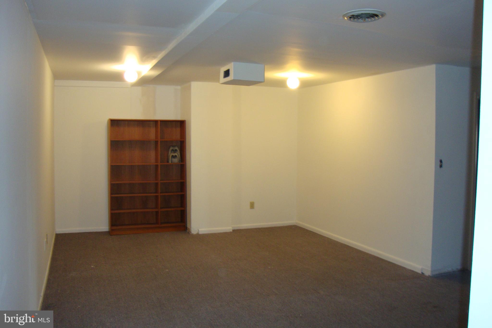 33 Trolley Square Wilmington, DE 19806 - Photo 8 of 9