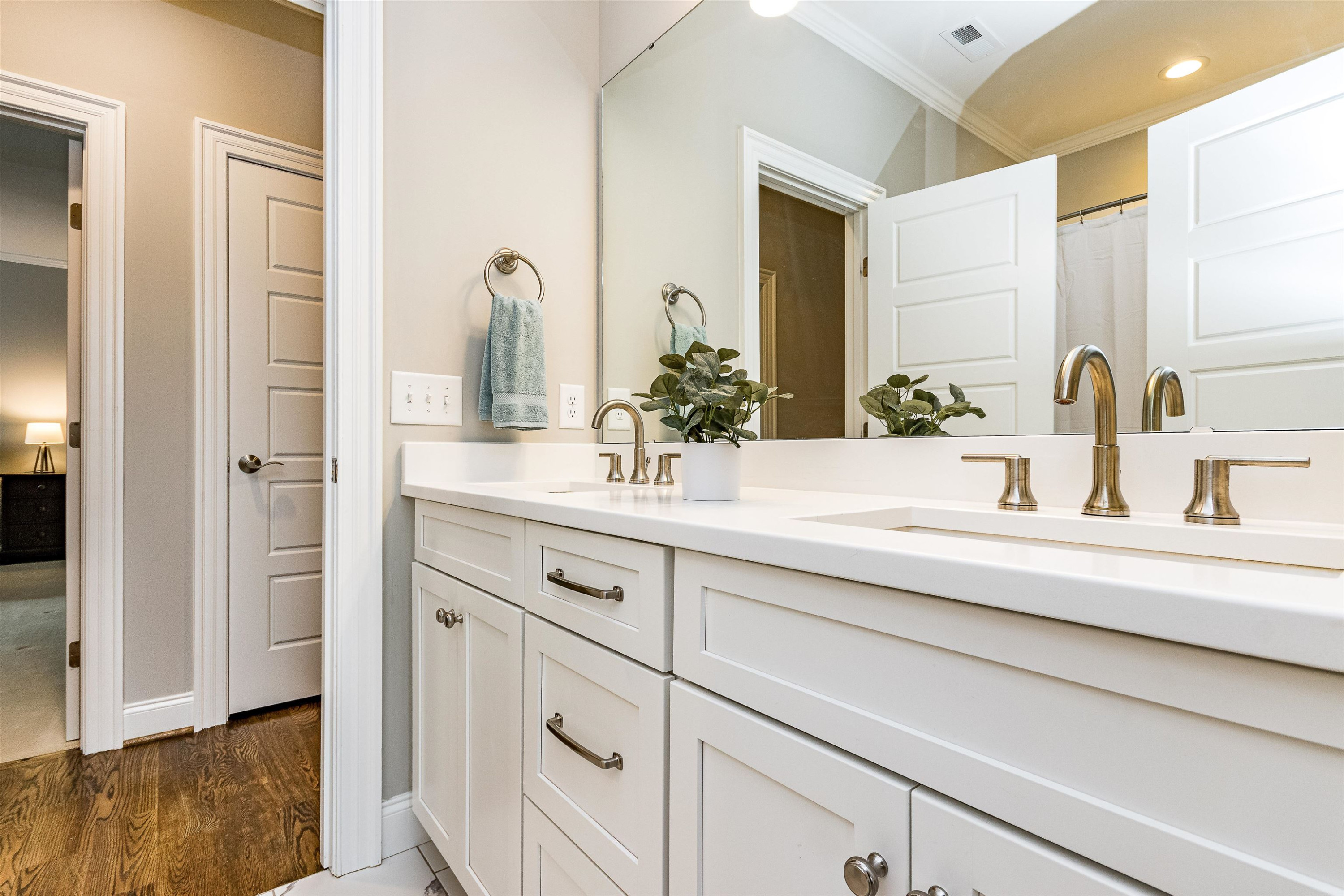 641 Cranbrook Road Raleigh, NC 27609 - Photo 29 of 39 Bath