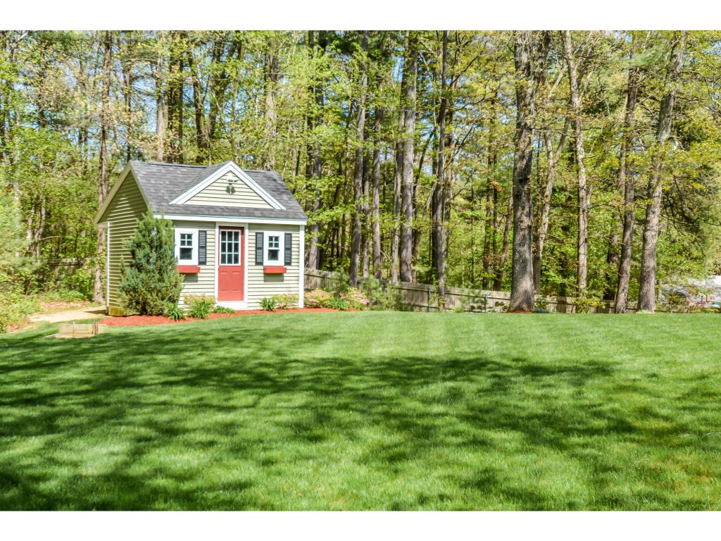 240 Hobbs Road Pelham, NH 03076 - Photo 30 of 35