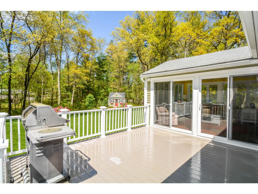 240 Hobbs Road Pelham, NH 03076 - Photo 31 of 35