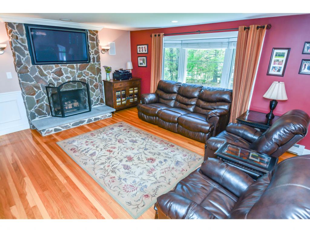 240 Hobbs Road Pelham, NH 03076 - Photo 7 of 35