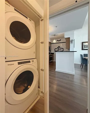 $465,000 | 325 South Biscayne Boulevard, Unit 2918, Miami, FL 33131