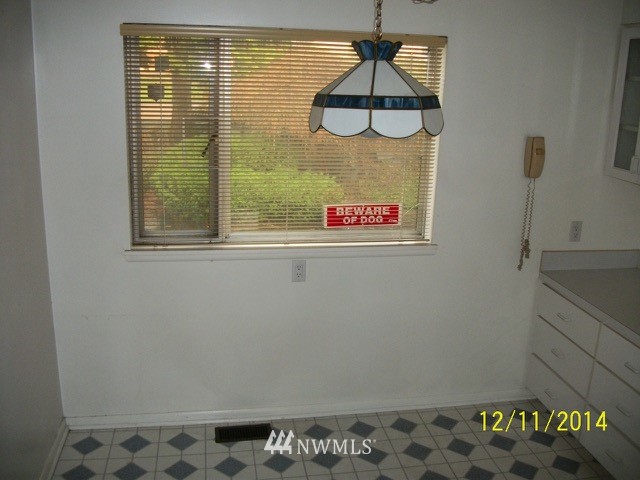 10909 Lake Ridge Drive South Seattle, WA 98178 - Photo 9 of 25