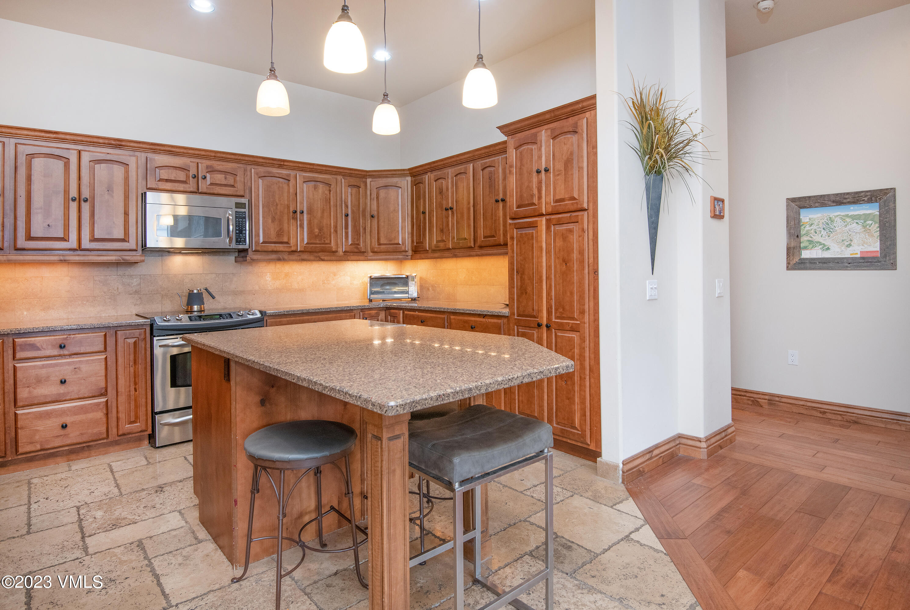 295 Main Street, Unit R207 Edwards, CO 81632 - Photo 11 of 31 Riverwalk-Ruby-207-MLS_11