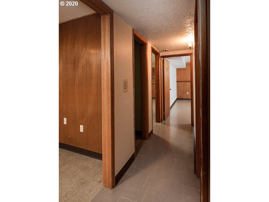 6608 Southwest Garden Home Road Portland, OR 97223 - Photo 15 of 24 Gallery Image 15
