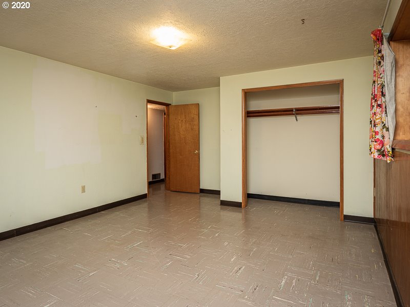 6608 Southwest Garden Home Road Portland, OR 97223 - Photo 16 of 24 Gallery Image 16