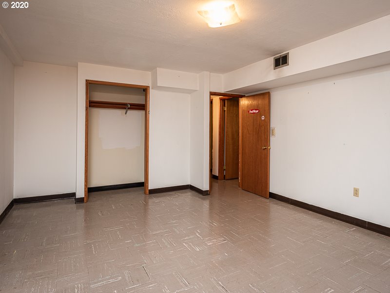 6608 Southwest Garden Home Road Portland, OR 97223 - Photo 17 of 24 Gallery Image 17