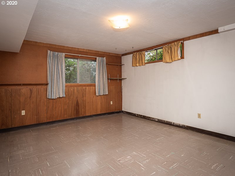 6608 Southwest Garden Home Road Portland, OR 97223 - Photo 18 of 24 Gallery Image 18