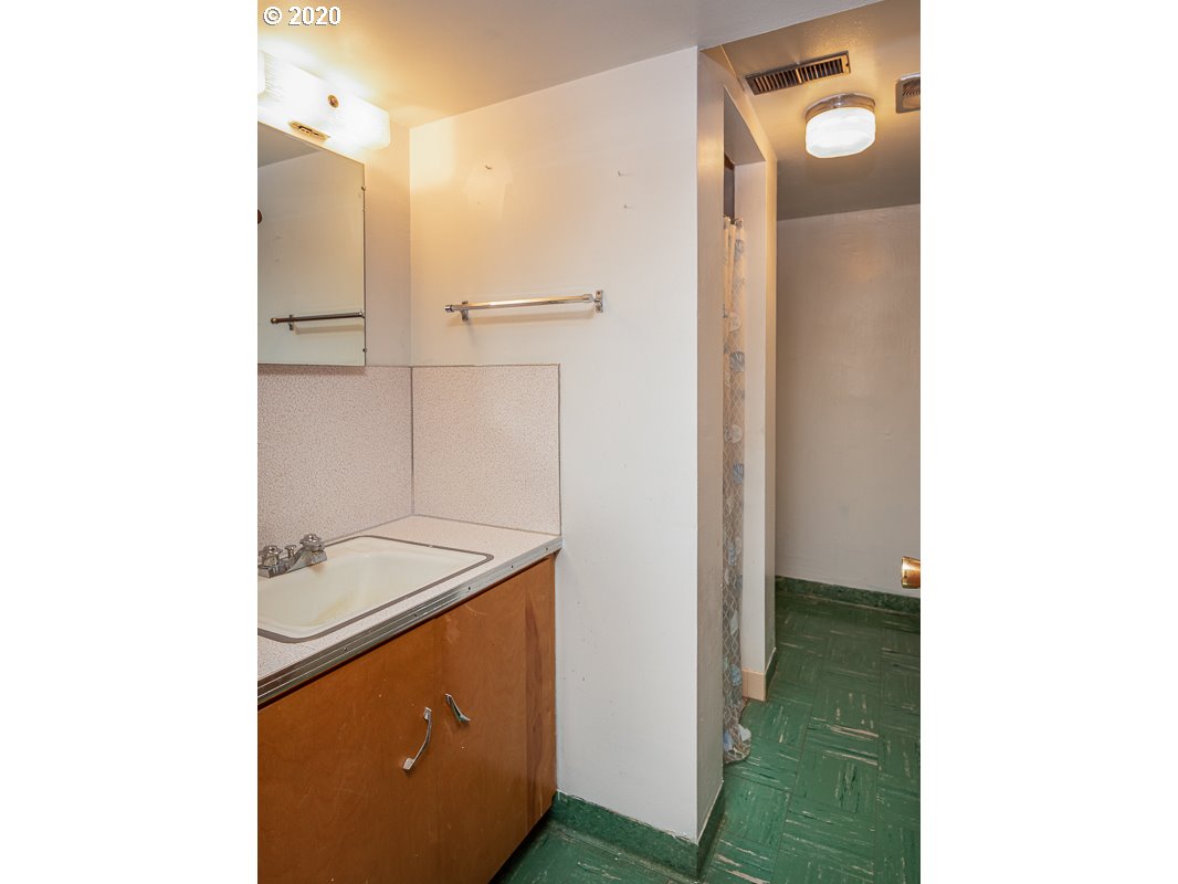 6608 Southwest Garden Home Road Portland, OR 97223 - Photo 19 of 24 Gallery Image 19