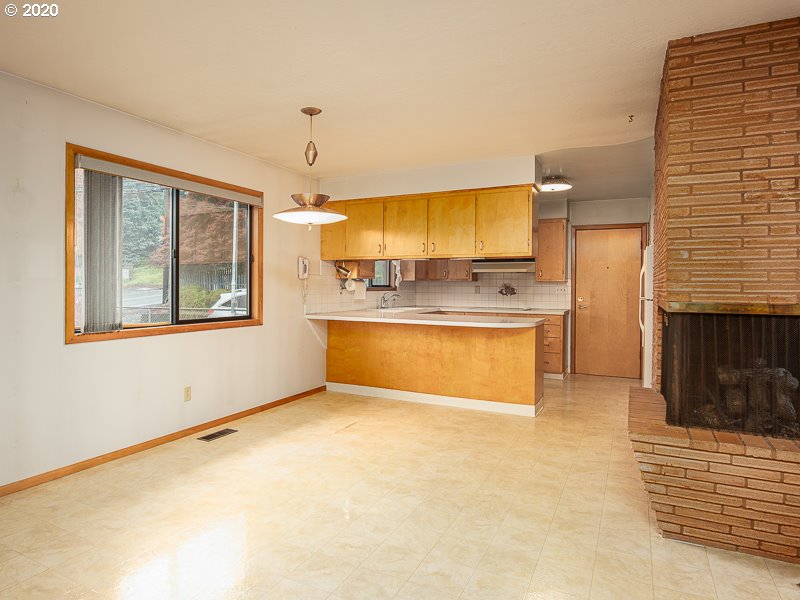 6608 Southwest Garden Home Road Portland, OR 97223 - Photo 5 of 24 Gallery Image 5