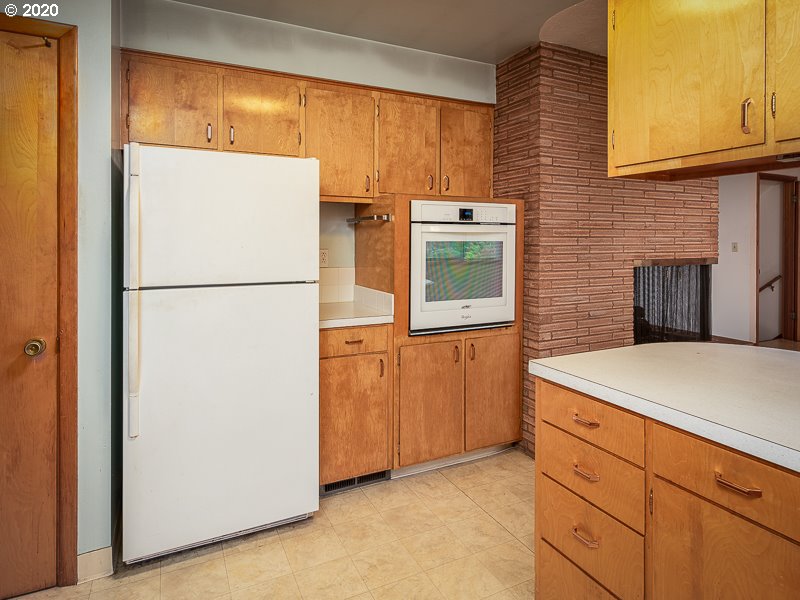 6608 Southwest Garden Home Road Portland, OR 97223 - Photo 6 of 24 Gallery Image 6