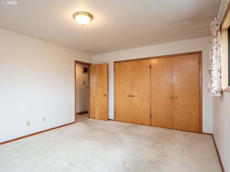 6608 Southwest Garden Home Road Portland, OR 97223 - Photo 9 of 24 Gallery Image 9