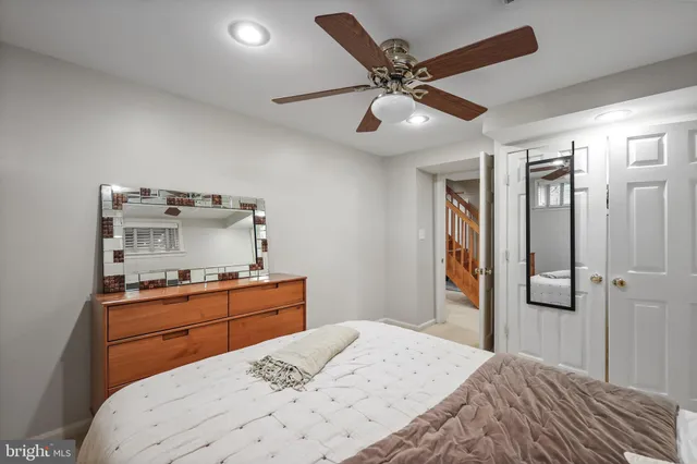 $3,000 | 1233 South Oakcrest Road, Arlington, VA 22202