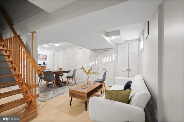 $3,000 | 1233 South Oakcrest Road, Arlington, VA 22202