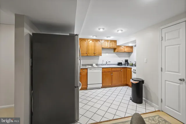 $3,000 | 1233 South Oakcrest Road, Arlington, VA 22202