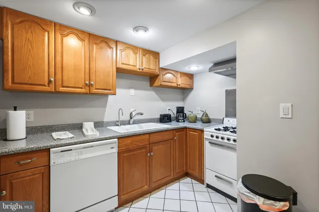 $3,000 | 1233 South Oakcrest Road, Arlington, VA 22202