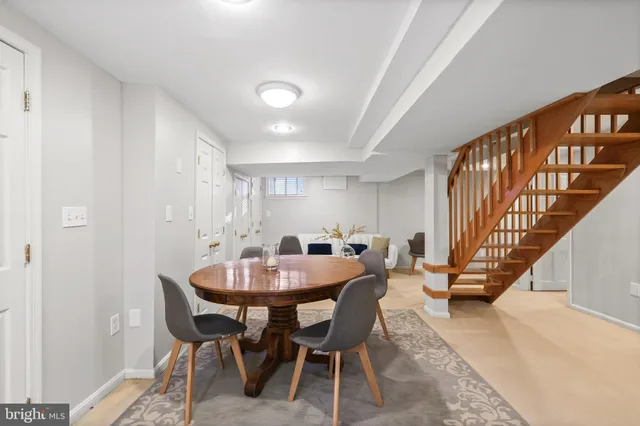 $3,000 | 1233 South Oakcrest Road, Arlington, VA 22202