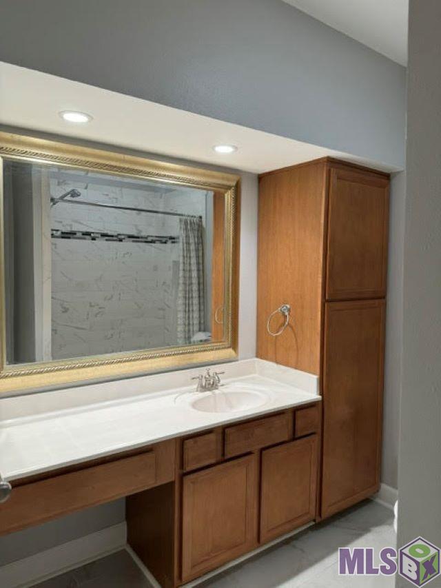 8155 Jefferson Highway, Unit 304 Baton Rouge, LA 70809 - Photo 12 of 19 Primary Bath Vanity with Knee Space!