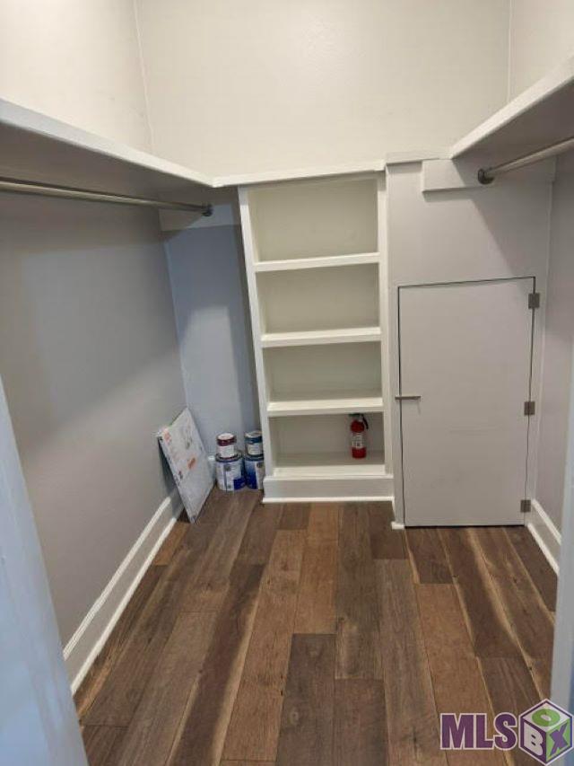 8155 Jefferson Highway, Unit 304 Baton Rouge, LA 70809 - Photo 14 of 19 Large Walk In Closet