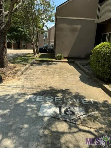 $1,100 | 8155 Jefferson Highway, Unit 304, Baton Rouge, LA 70809