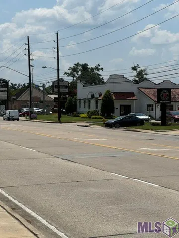 $1,100 | 8155 Jefferson Highway, Unit 304, Baton Rouge, LA 70809