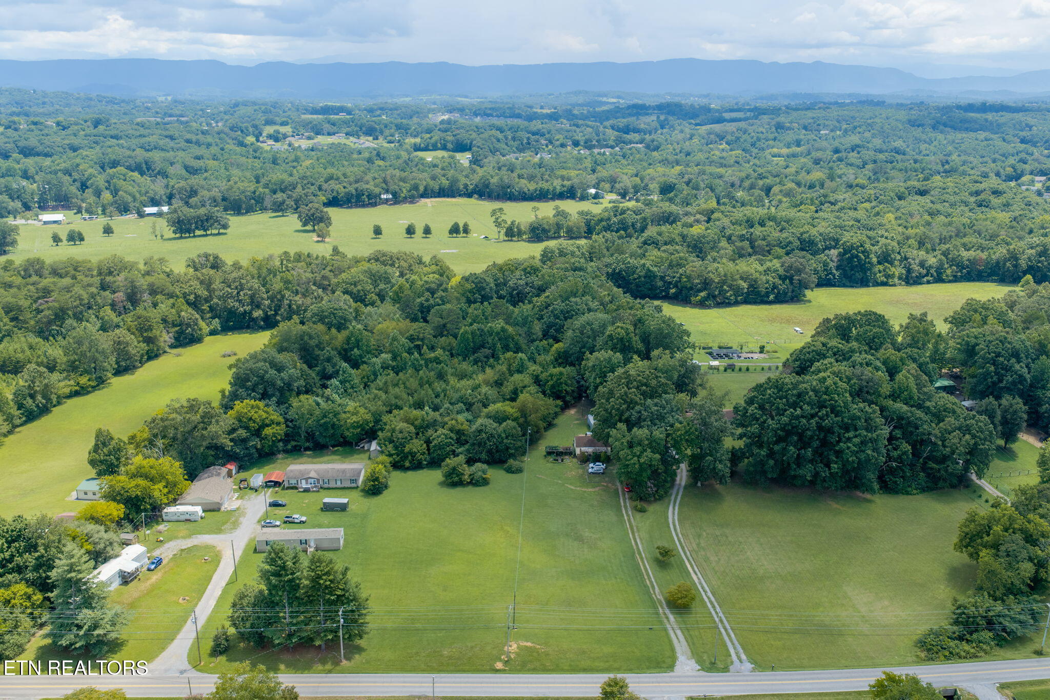 3462 Morganton Road Maryville, TN 37801 - Photo 36 of 45 homesandvideos 826-95