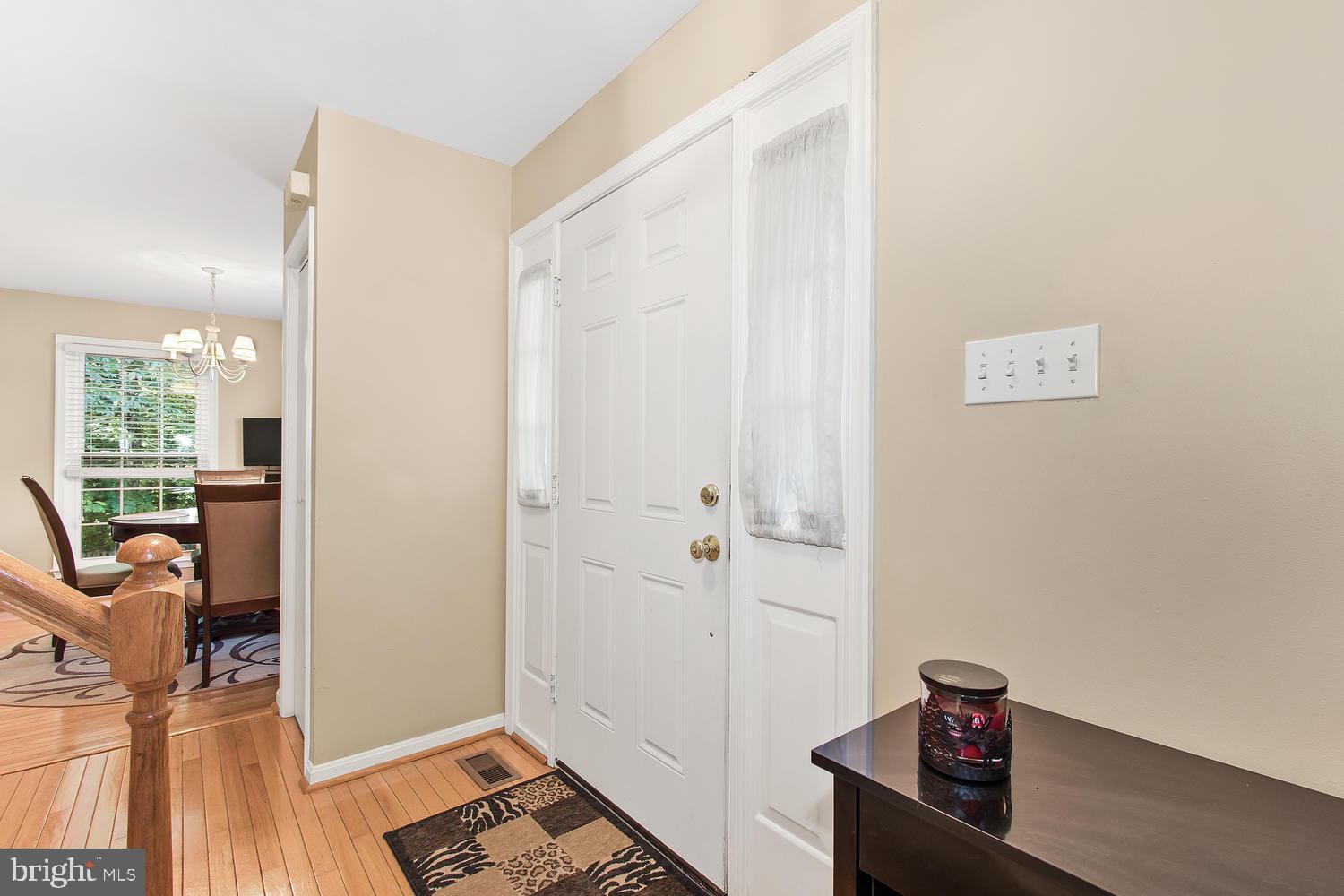 7907 Gambrill Court Springfield, VA 22153 - Photo 4 of 36 Gallery Image 4