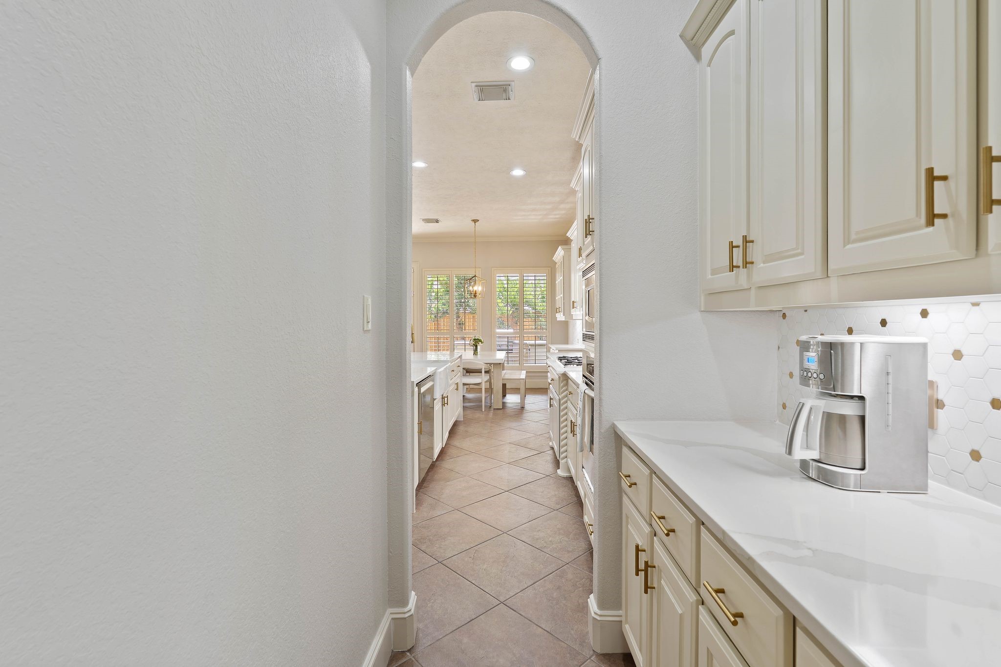7603 Hogan Bridge Court Spring, TX 77389 - Photo 21 of 49 The cozy coffee bar between the kitchen and the dining room.