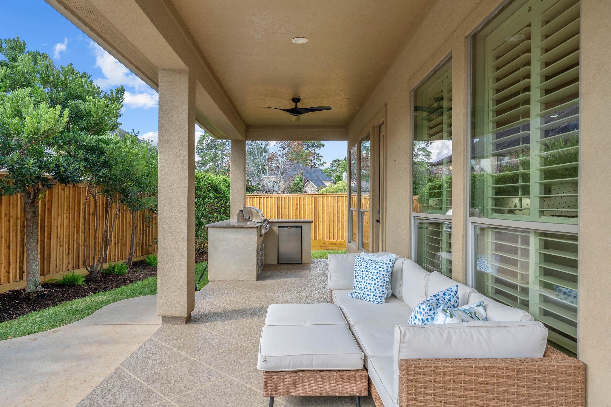 7603 Hogan Bridge Court Spring, TX 77389 - Photo 39 of 49 a balcony with furniture and a garden