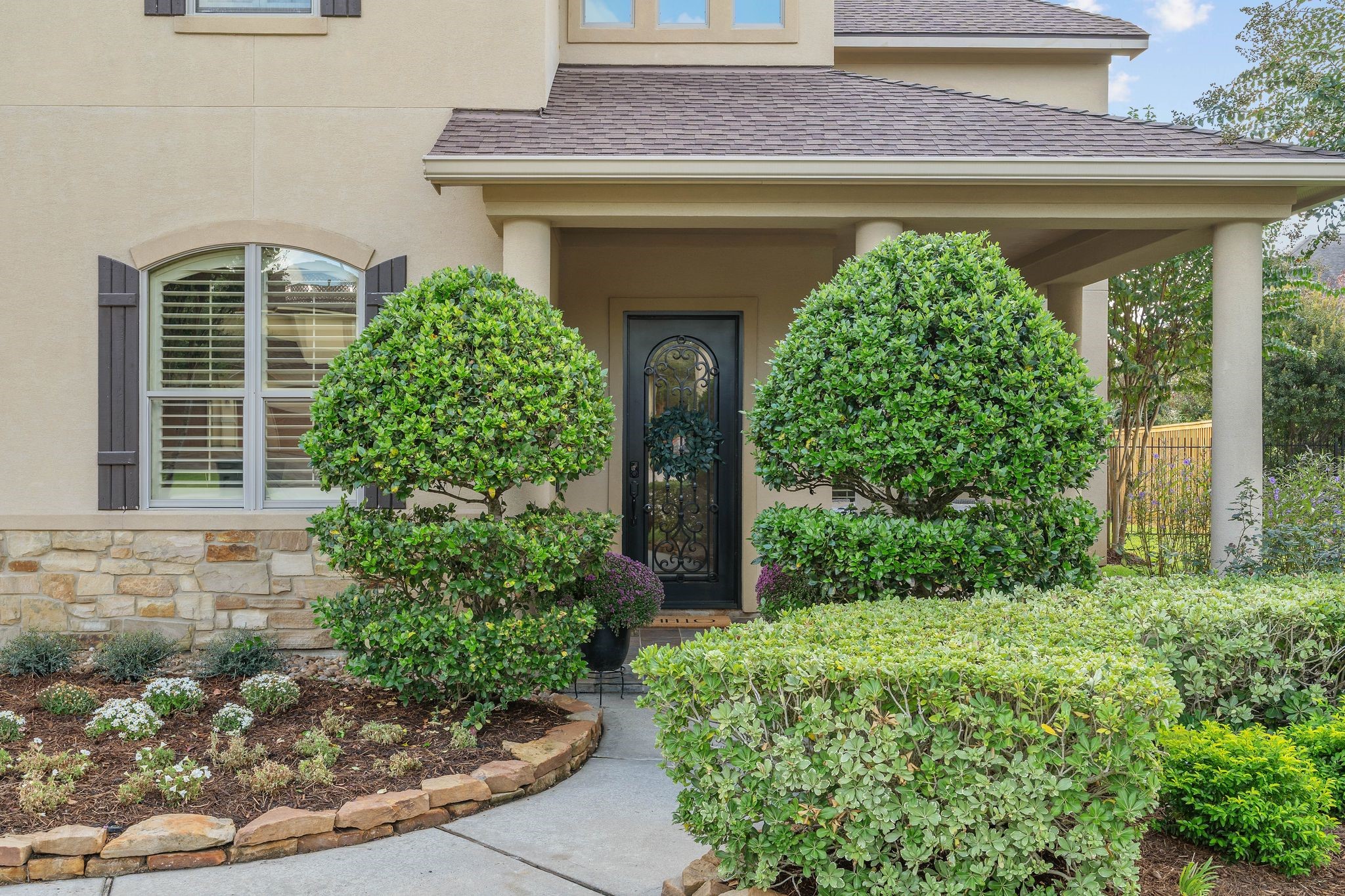 7603 Hogan Bridge Court Spring, TX 77389 - Photo 6 of 49 a front view of a house with garden