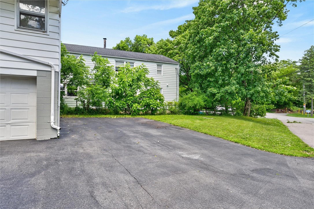339 East Commercial Street East Rochester, NY 14445 - Photo 4 of 36
