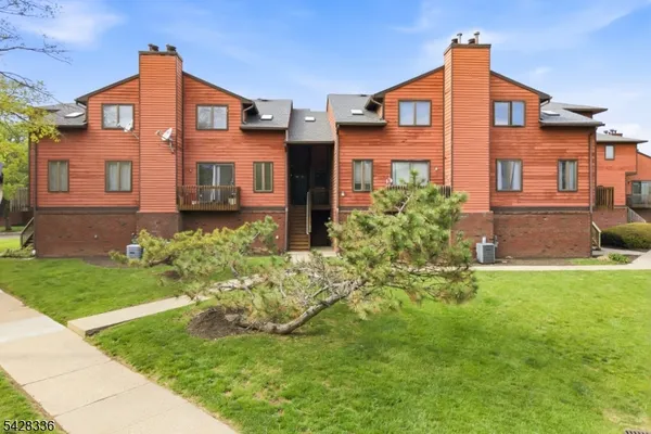 $2,000 | 212 Village Commons, Flemington, NJ 08822